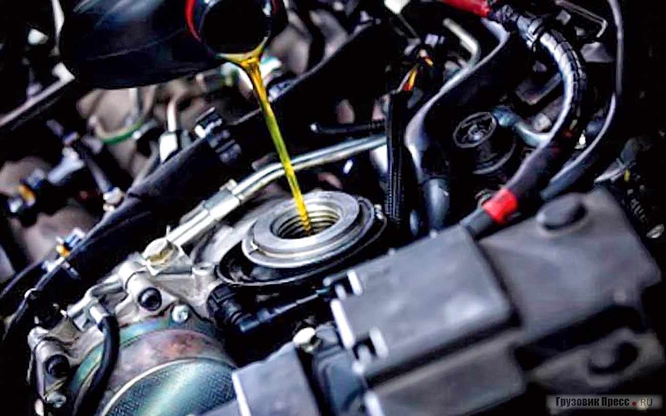 Почему моторное масло попадает в камеры сгорания двигателя? Советы автомеханика
