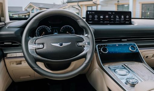 Какие автомобили Genesis сейчас возят в Россию?